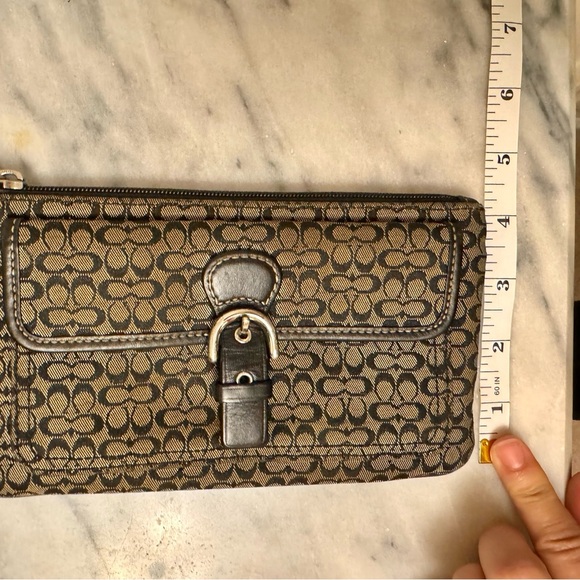 COACH Soho Brown and Black Mini Signature Buckle Wristlet EUC - Picture 9 of 10